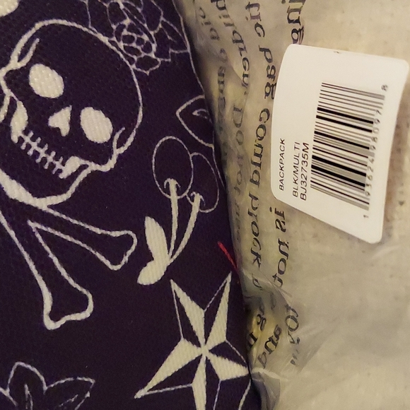 Nwt Betsey Johnson blk skull canvas print backpack - Picture 2 of 5